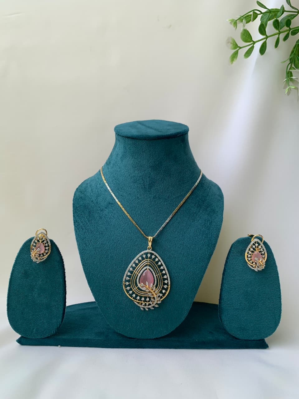 AD Pendant Set