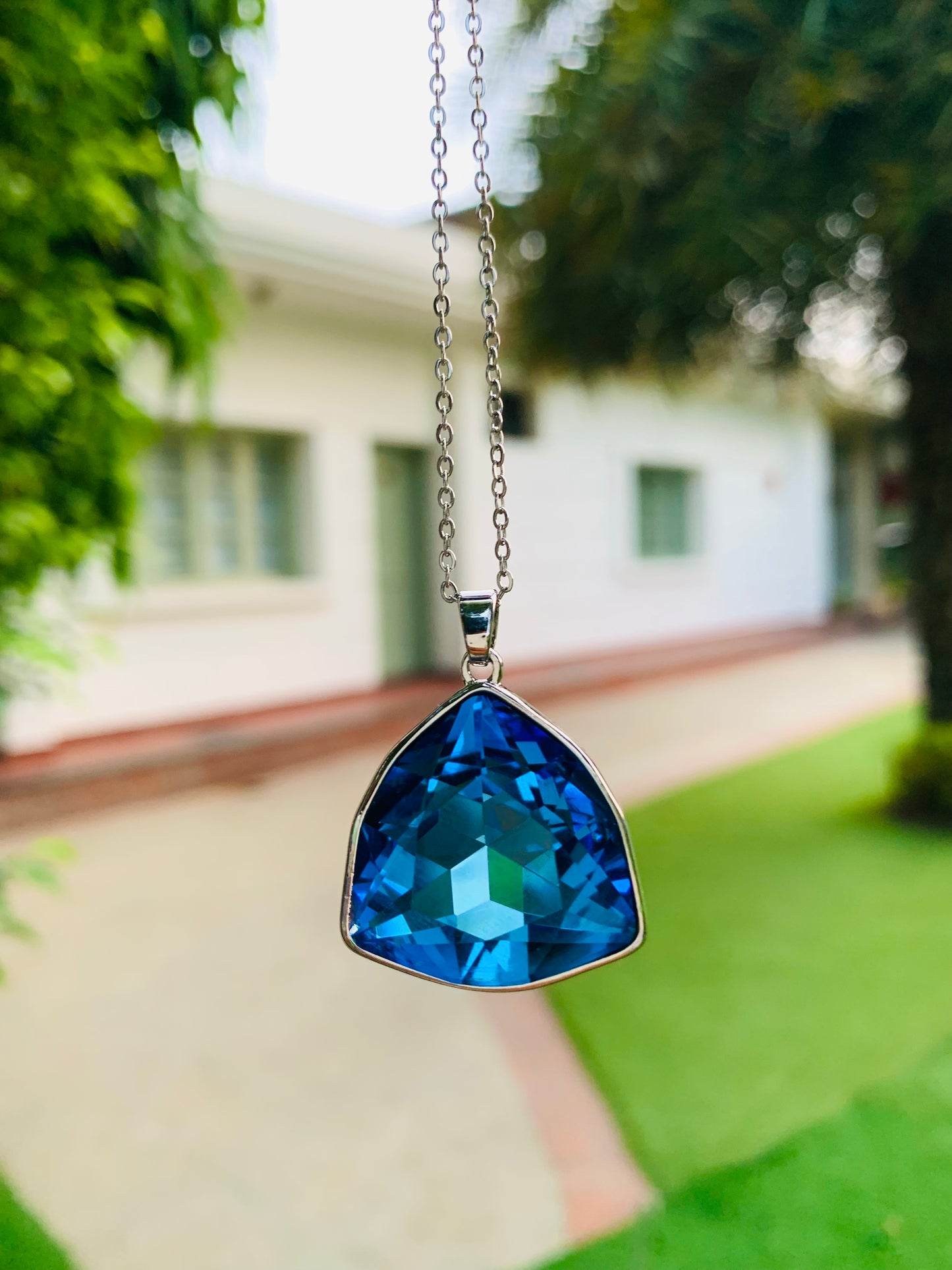 Blue crystal pendant set